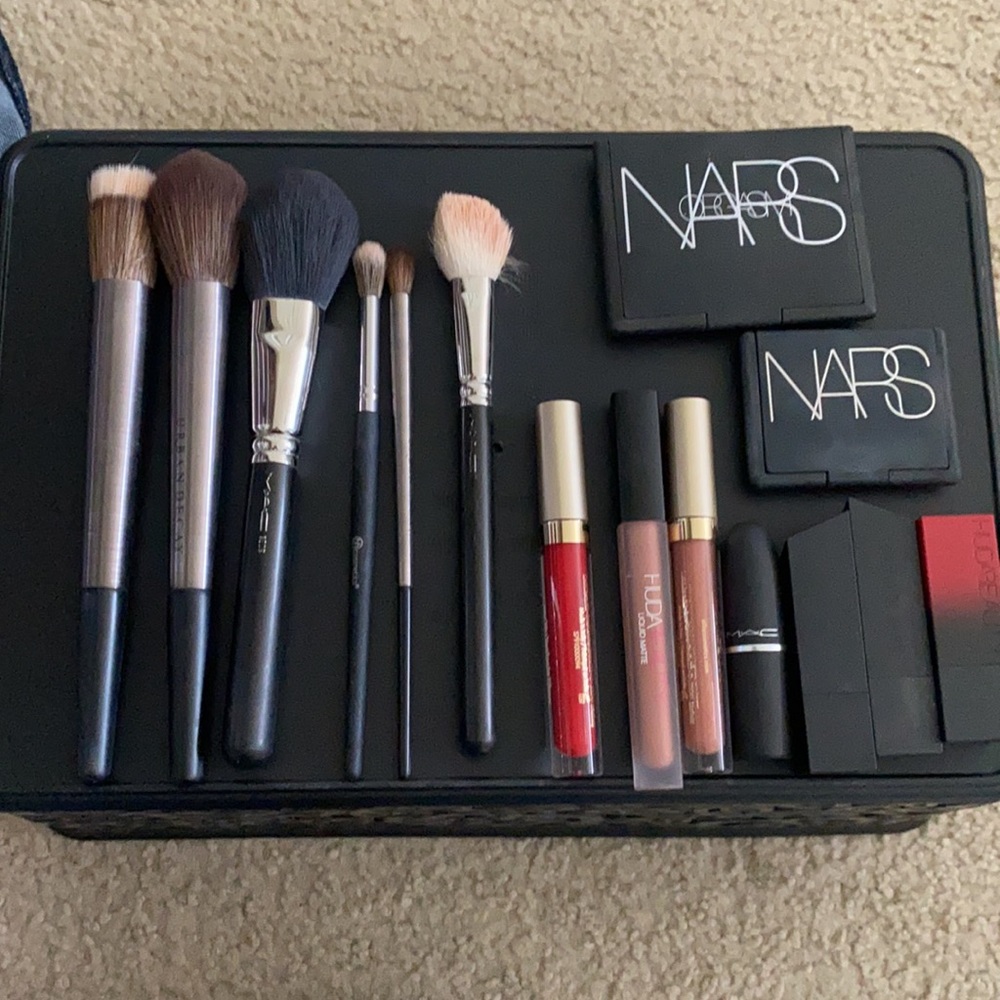 Makeup bundle